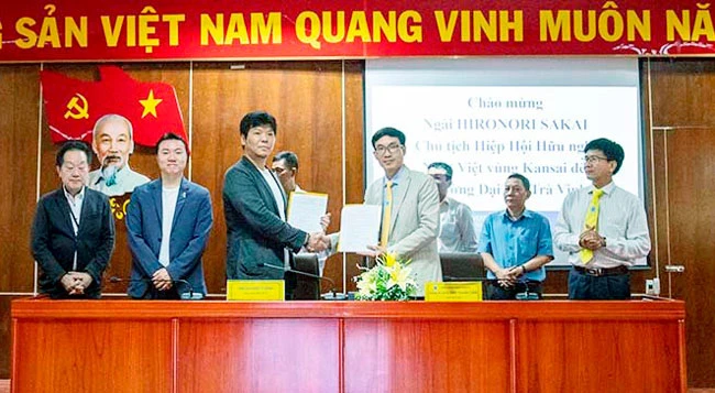 Hai bên ký hợp tác, liên kết cùng phát triển