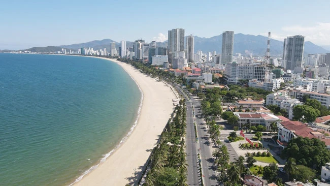 Bờ biển Nha Trang với quy hoạch sẽ trở thành dải công viên, trung tâm giải trí, dịch vụ phục vụ cộng đồng.