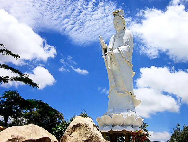 Còn có Ngài Quan thế âm Bồ Tát cao 26m nữa