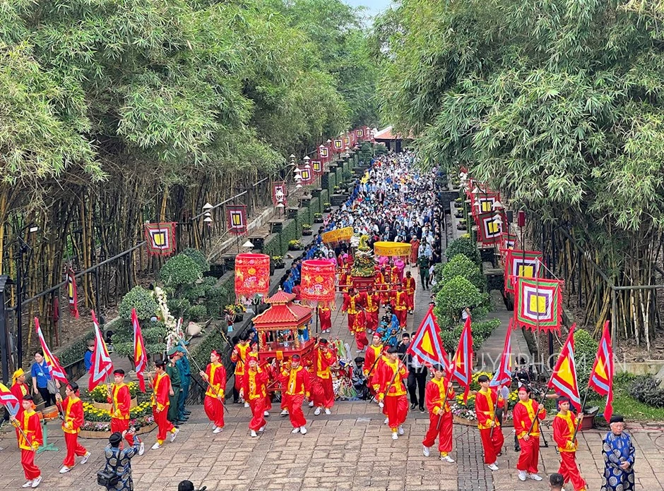 Bảo đảm trật tự, an toàn giao thông dịp lễ Giỗ Tổ Hùng Vương, 30/4-1/5