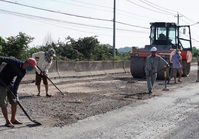 Nhiều dự án phải điều chỉnh chủ trương đầu tư, điều chỉnh vốn, tổng mức đầu tư, dự toán… ảnh hưởng đến tiến độ và hiệu quả đầu tư. 