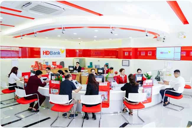 HDBank vào Top 10 công ty đại chúng hiệu quả nhất năm 2023