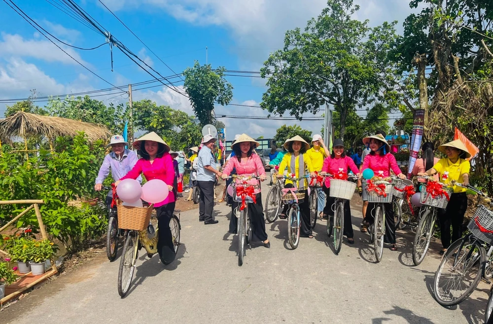 Du khách trải nghiệm chương trình du lịch “Hoa thơm trái ngọt vùng đất thép năm 2023”. Nguồn: Sở Du lịch TP.HCM