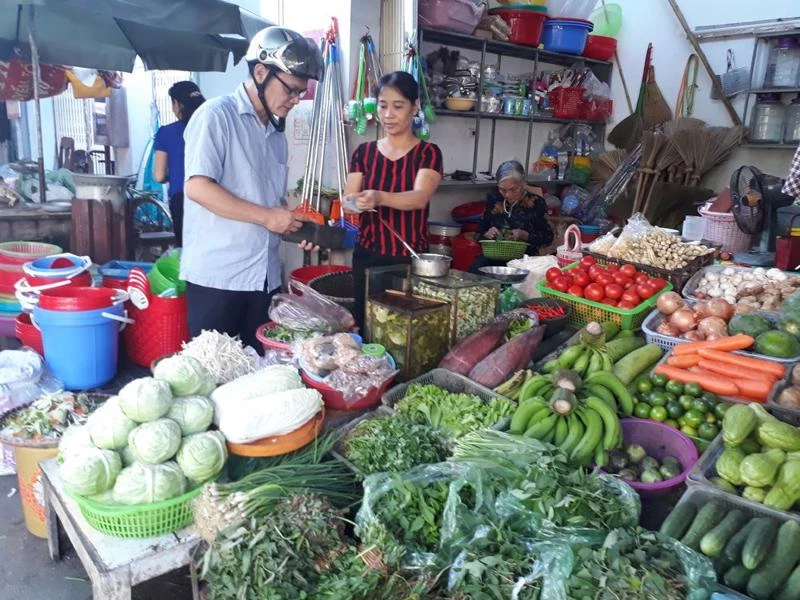 Bộ Tài chính triển khai nhiều giải pháp, tránh tình trạng lương chưa tăng nhưng giá đã tăng. 