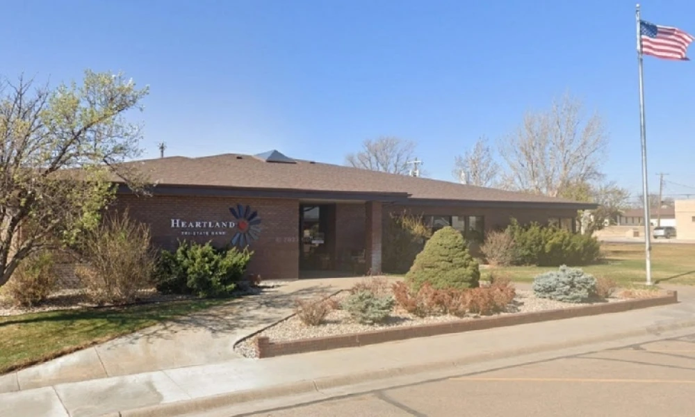 Ngân hàng Heartland Tri-State Bank tại thành phố Elkhart (bang Kansas) đã sụp đổ trong ngày 28/7.