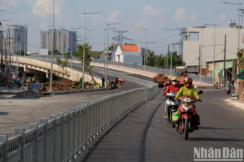 Ban Quản lý dự án đầu tư xây dựng các công trình giao thông Thành phố Hồ Chí Minh cho biết: "Dự án cầu Long Kiểng đã hoàn thành đến 98% tổng tiến độ dự án. Hiện, tuyến chính đã được thảm bê tông nhựa hai lớp, hoàn thành đường dân sinh nhánh N2, N4 (bên trái tuyến) và nhà thầu đang lắp đặt dải phân cách giữa.