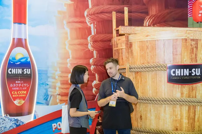 Chad được nghe về nước mắm và nhà thùng Chin-su Phú Quốc lần đầu khi tham gia sự kiện Hồ Chí Minh Export 25 - 28.5.2023 . Chad được nghe về nước mắm và nhà thùng Chin-su Phú Quốc lần đầu khi tham gia sự kiện Hồ Chí Minh Export 25 - 28.5.2023 .