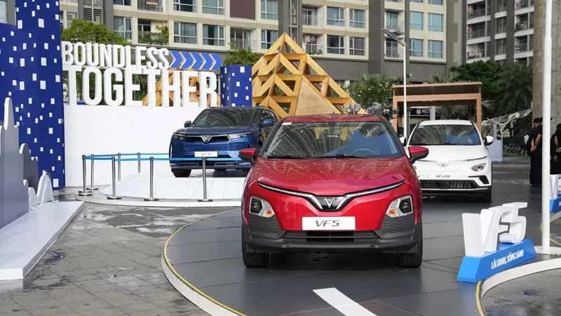 Toàn bộ xe điện VinFast có chính sách bảo hành, hậu mãi vượt trội so với sản phẩm cùng phân khúc. Toàn bộ xe điện VinFast có chính sách bảo hành, hậu mãi vượt trội so với sản phẩm cùng phân khúc.