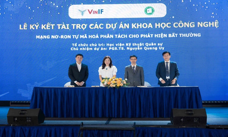 Lễ ký kết thỏa thuận tài trợ giữa Quỹ VINIF với dự án khoa học công nghệ