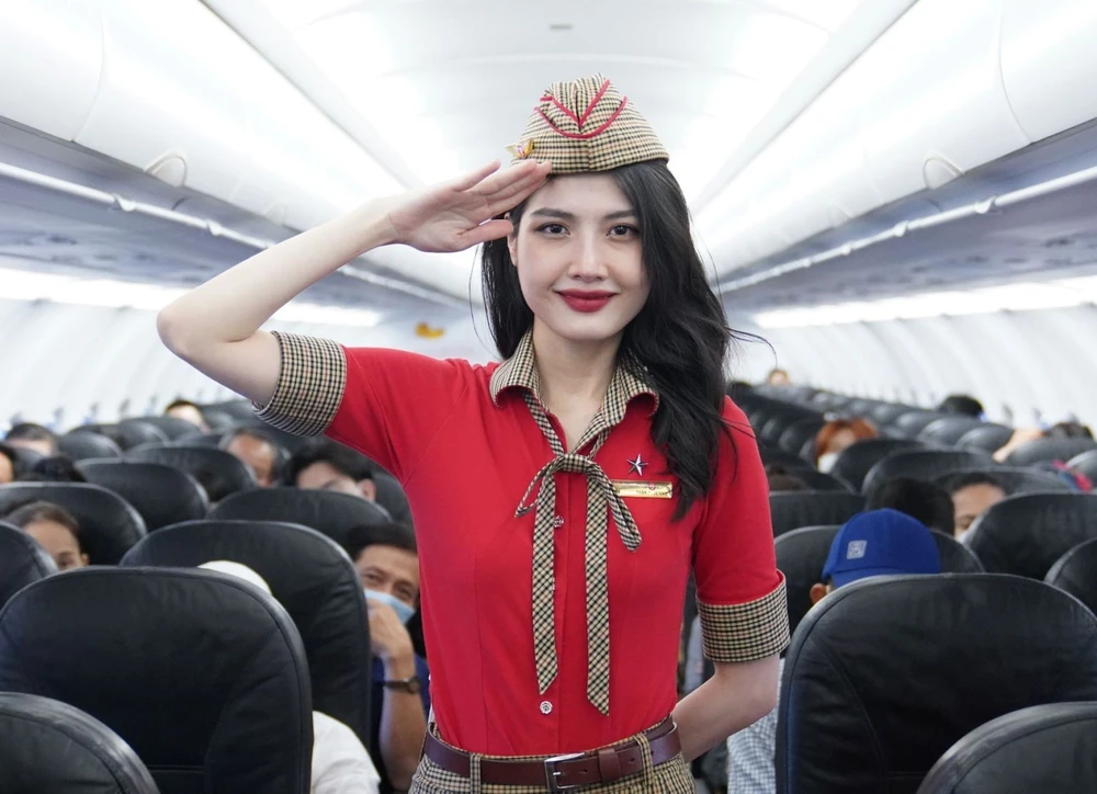 Săn hàng hiệu chính hãng miễn thuế với Prebook Duty Free của Vietjet