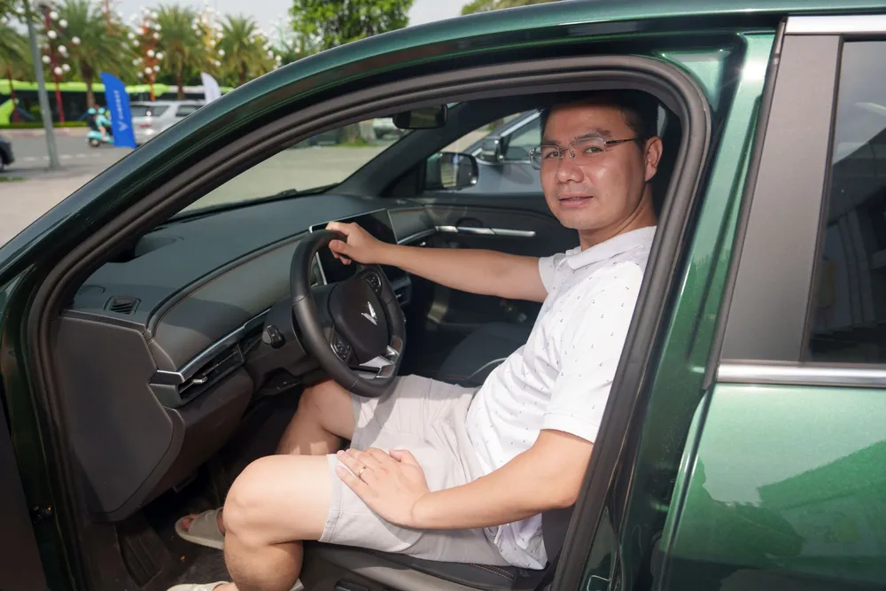 Nhiều khách hàng lái thử VF 6 ấn tượng với khả năng vận hành của xe. Anh 1 (33).jpg