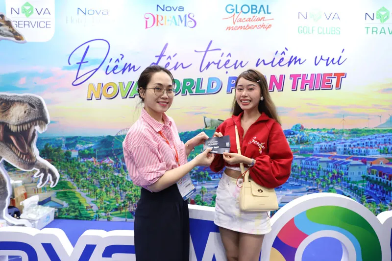 Nhiều chương trình khuyến mãi dành cho khách hàng khi tham quan gian hàng Nova Service Group IMG_0873.jpg