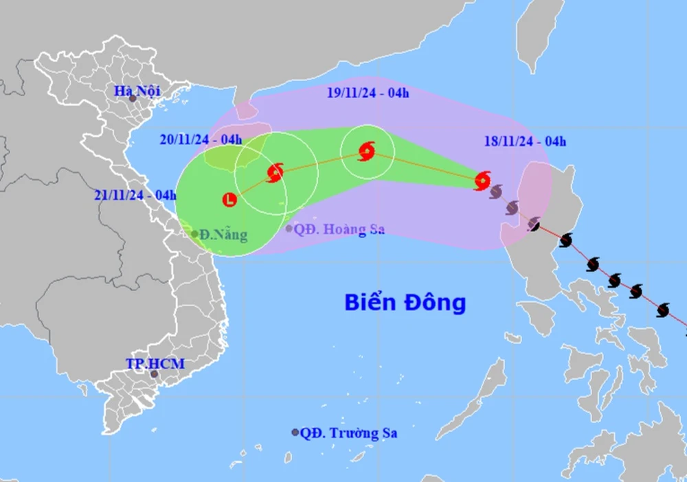 Bão số 9 giảm liền 4 cấp, gây mưa lớn ở miền Trung