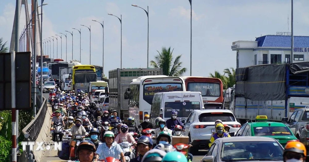 Chính phủ yêu cầu kéo giảm ùn tắc giao thông bền vững tại các đô thị lớn