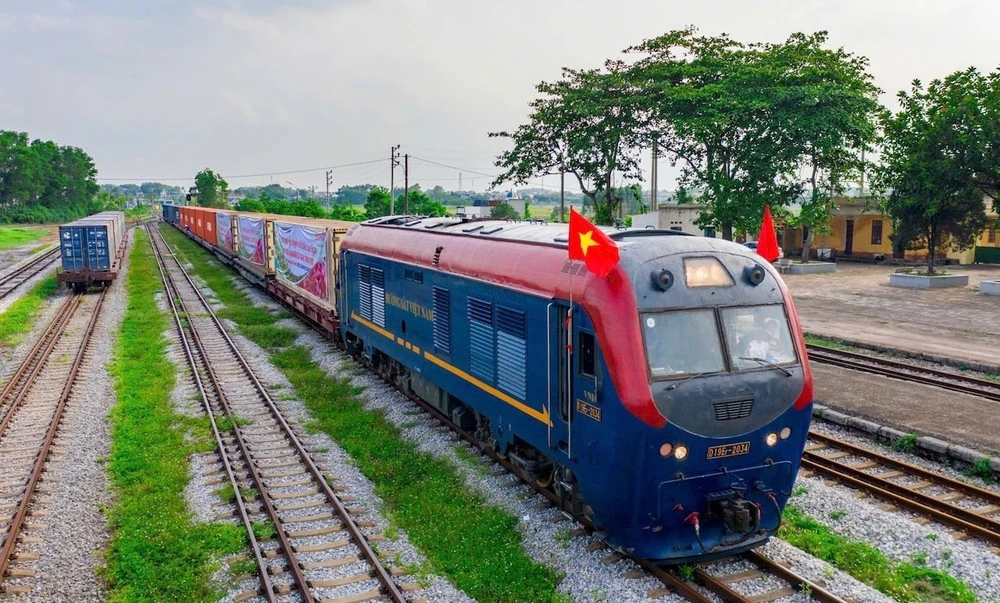 Thủ tướng chỉ đạo đẩy nhanh tiến độ dự án đường sắt Lào Cai - Hà Nội - Hải Phòng