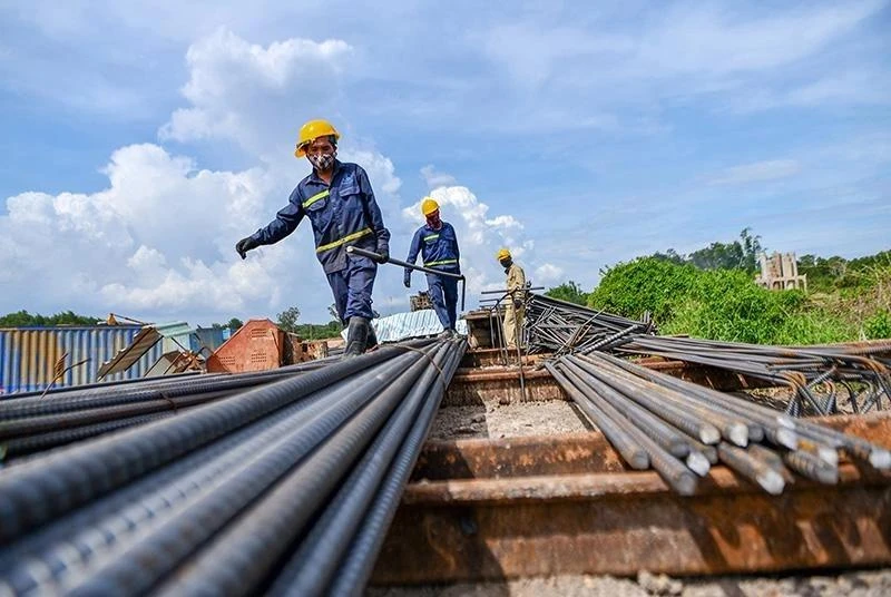4 tháng, mới giải ngân được 15,56% kế hoạch (Ảnh minh họa: KT)