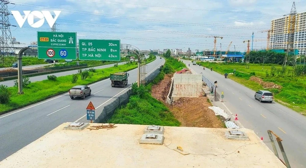 Tuyến đường bộ cao tốc Hà Nội-Bắc Giang hiện có lưu lượng phương tiện tiếp tục tăng đều với tốc độ khoảng 11% mỗi năm trong ba năm gần đây.