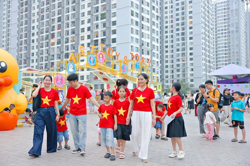 ‘Việt Malliday – Hè holiday’: Trải nghiệm hè rực rỡ gắt kết tinh thần việt