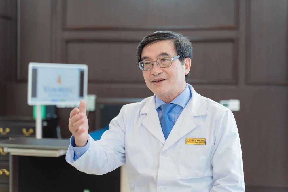 TTND. GS. TS Phạm Đức Huấn, Giám đốc Trung tâm Tiêu hóa - Gan mật - Tiết niệu Vinmec Times City, Chủ tịch Hội đồng ghép gan Anh 6.jpg