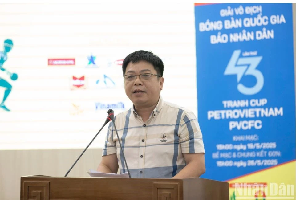 Ông Quế Đình Nguyên, Phó Tổng Biên tập Báo Nhân Dân, Phó Trưởng Ban Chỉ đạo Giải vô địch bóng bàn quốc gia Báo Nhân Dân lần thứ 43 phát biểu tại buổi họp báo. 2.jpg