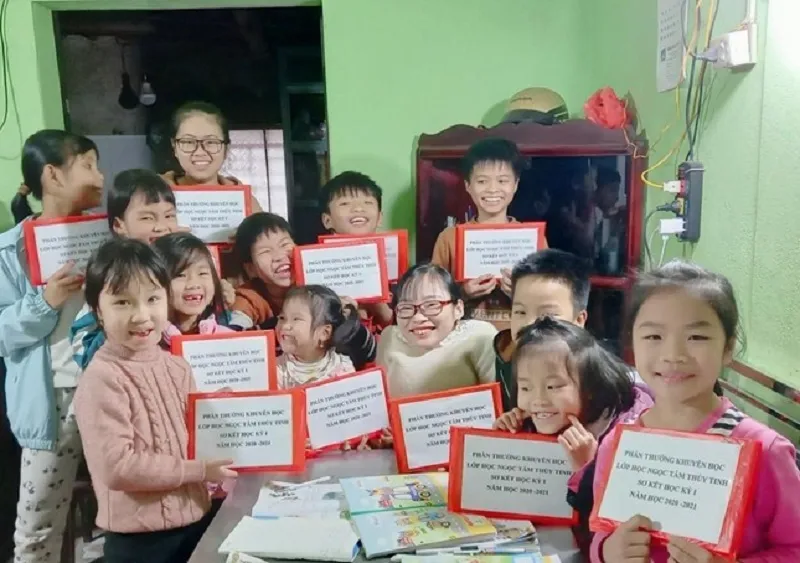 Lớp học 5 không” mang tên “Ngọc Tâm Thủy Tinh” mang tri thức đến gần hơn với nhiều em học sinh khó khăn 3 (1).jpg