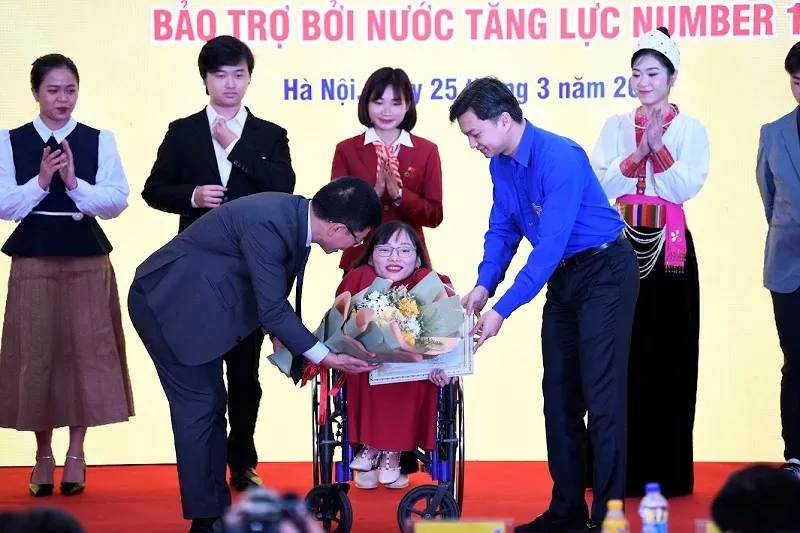 Nguyễn Thị Ngọc Tâm tại lễ trao giải “Bền Đam Mê” tổ chức ngày 25-3 vừa qua 4 (1).jpg