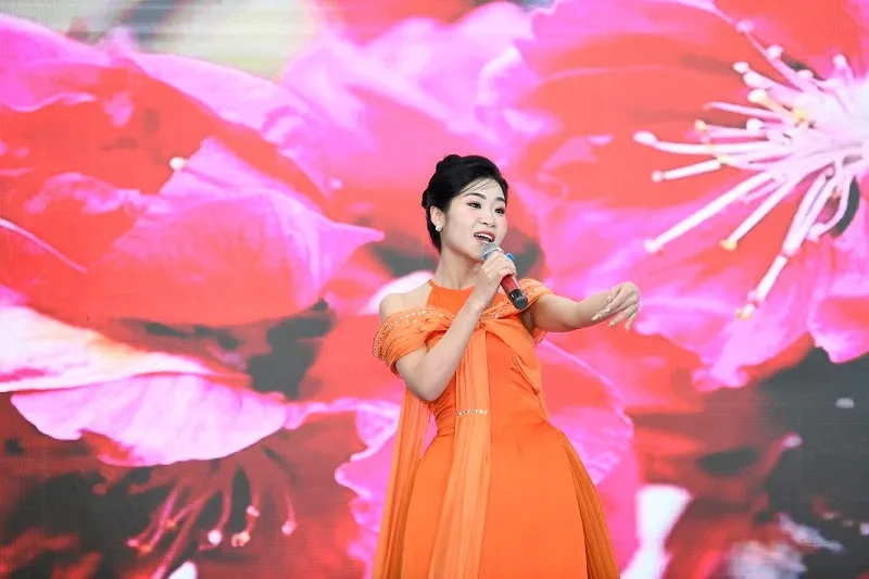 Nguyễn Thị Ngọc Hà truyền cảm hứng về hành trình bảo tồn, phát triển nghệ thuật hát Xẩm 4 (2).jpg