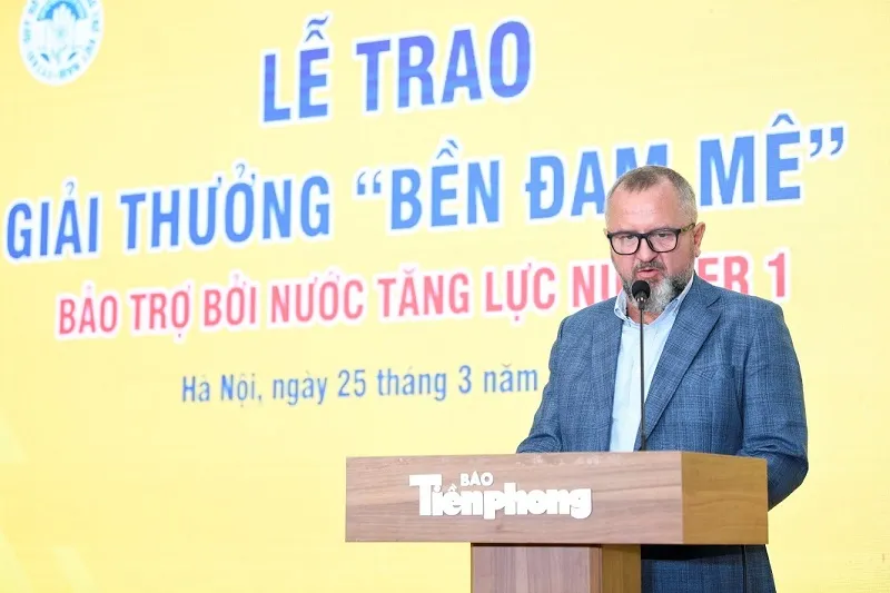 Giải thưởng “Bền Đam Mê” do Quỹ Hỗ trợ tài năng trẻ Việt Nam phối hợp cùng Nhãn hàng Number One tổ chức