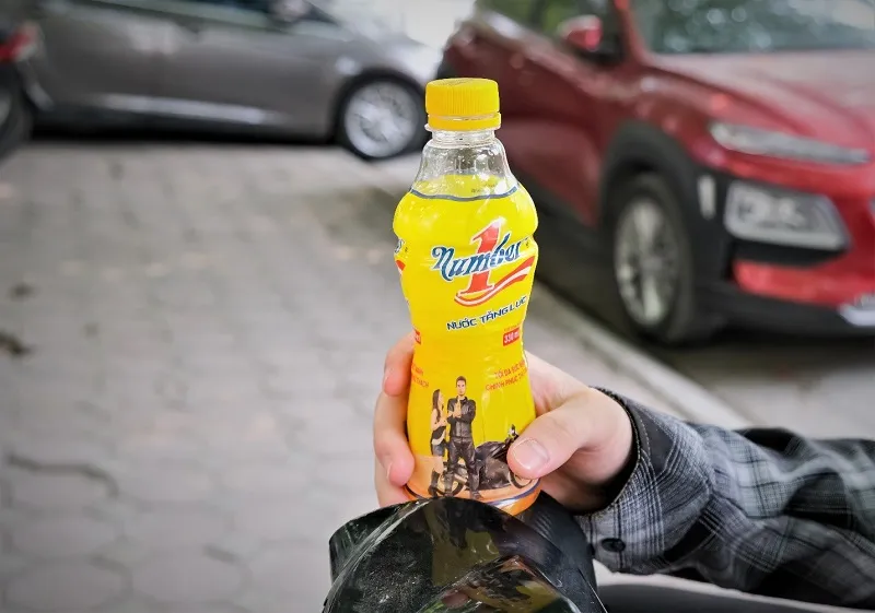 Nước tăng lực Number 1 là thức uống được nhiều người lao động lựa chọn để bổ sung năng lượng và lấy lại sự tỉnh táo ngay tức thì 3 (4).jpg