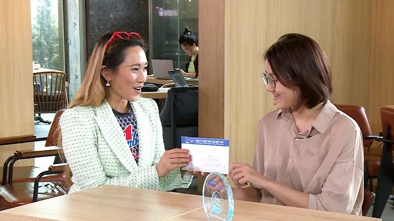 Chị Vũ Phương Thanh, đại sứ thương hiệu Number 1 trò chuyện, chia sẻ cùng Tuệ Nga. 4 (5).jpg