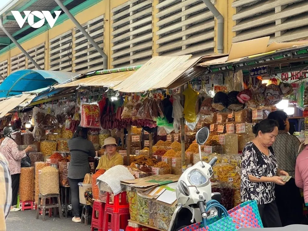 Nhiều hộ kinh doanh nhỏ lẻ bày tỏ băn khoăn cách tính thuế mới sẽ tăng cao, phát sinh thêm nhiều chi phí (Ảnh minh họa)