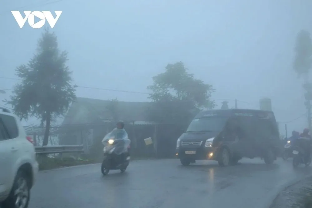 Sa Pa rét, nhiều nơi kèm sương mù