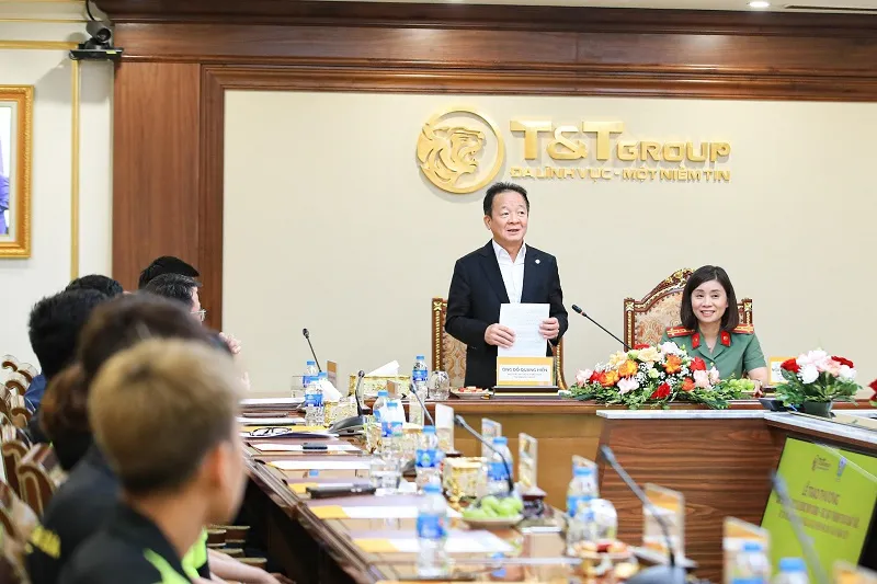 Ông Đỗ Quang Hiển, Nhà sáng lập, Chủ tịch Điều hành Tập đoàn T&T Group phát biểu tại sự kiện TT13.jpg