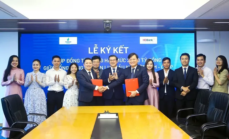Lễ ký kết hợp đồng tín dụng giữa HDBank và PV Power ngày 11-6 tại Hà Nội