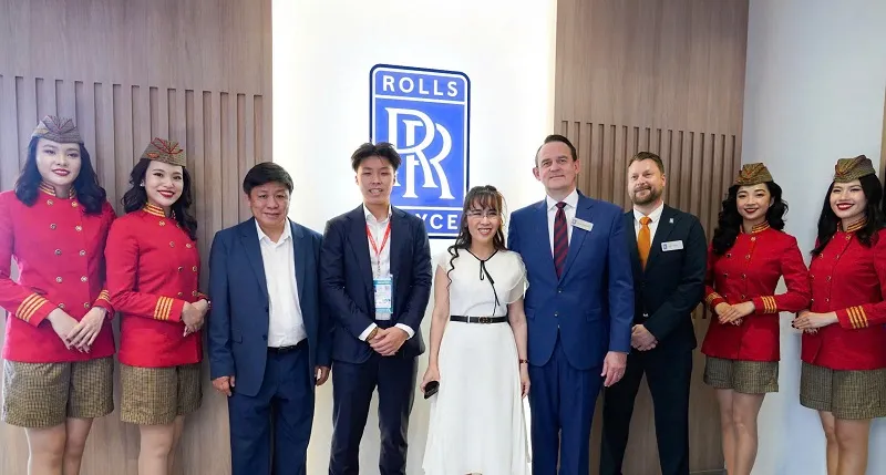 Lễ ký kết giữa Vietjet và Rolls-Royce diễn ra tại Triển lãm hàng không Paris 2025 Photo 3.jpg