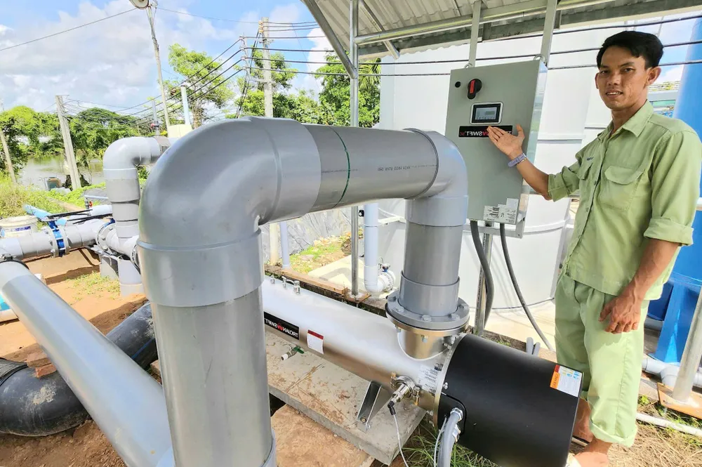 Hệ thống khử trùng nước bằng tia cực tím UV tại SocTrangWaCo