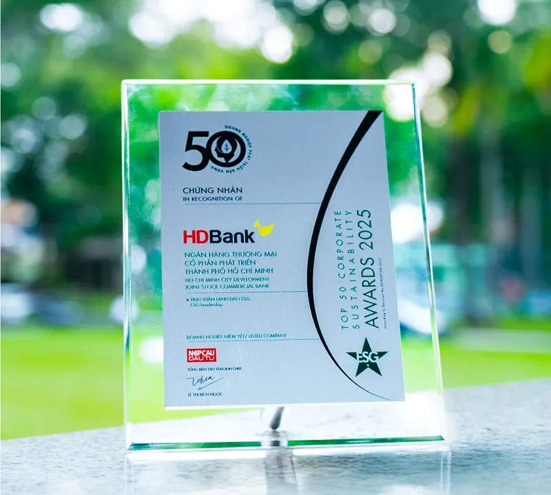 HDBank lần thứ 3 liên tiếp được vinh danh trong Top 50 Doanh nghiệp phát triển bền vững tiêu biểu Việt Nam HDBank1.jpg