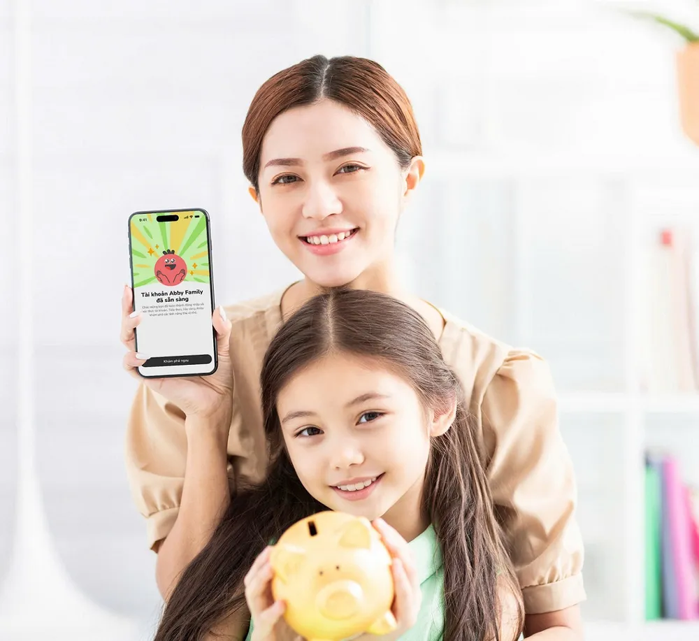 Các bậc cha mẹ có thể mở tài khoản online và đồng hành cùng con cái trong việc rèn luyện kỹ năng tự quản lý chi tiêu với giải pháp ABBY Family được tích hợp trên ứng dụng ABBANK App ABBANK 4.jpg
