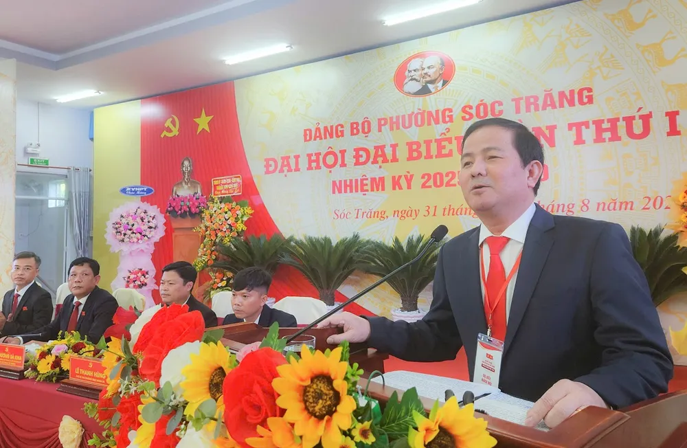 Phó Bí thư Thành ủy Cần Thơ Trần Văn Huyến phát biểu chỉ đạo đại hội Anh 2 pST.jpg