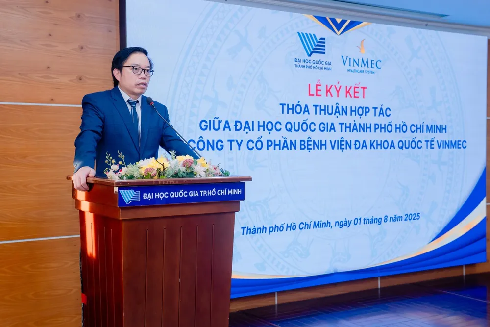 GS.TS.BS Trần Trung Dũng phát biểu tại lễ ký kết Anh 2 (5).jpg