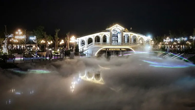 Vẻ đẹp huyền ảo trên Dòng sông Ánh sáng tại Thành phố Thiên niên kỷ T&T City Millennia anhsang15.jpg