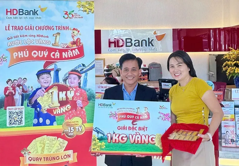 Giải Đặc biệt trị giá 1 ký vàng SJC đã được HDBank trao đến khách hàng Nguyễn Thanh Lộc (TPHCM)