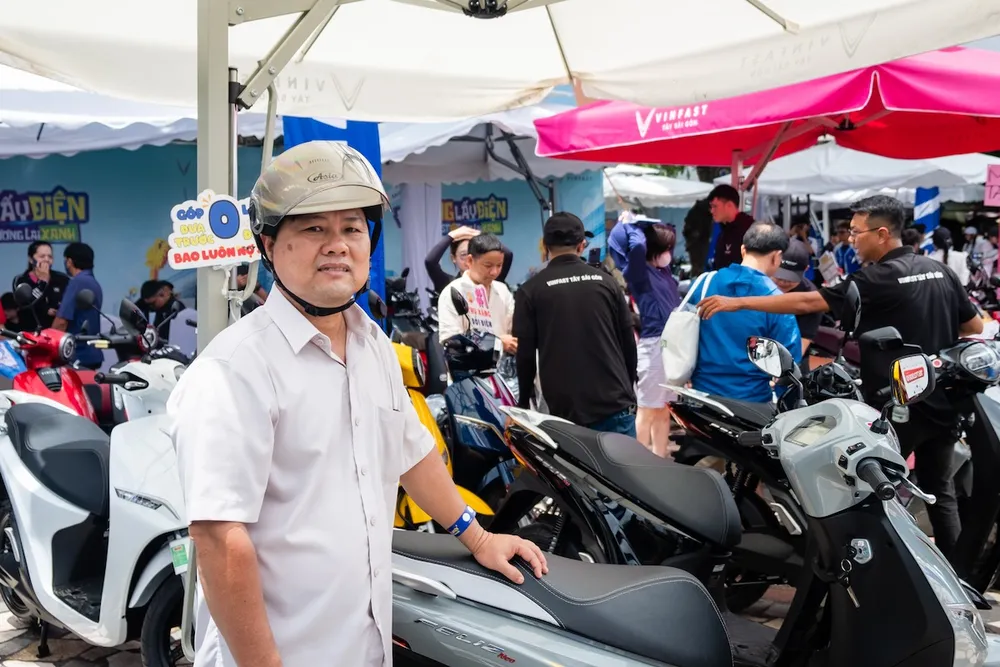 Ông Trần Văn Phương muốn mua thêm một chiếc Feliz Neo sau khi đã sở hữu mẫu Evo200 Lite A4.jpg