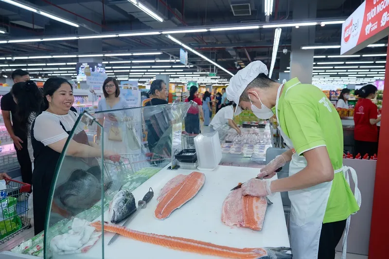 Cá hồi tươi ngon tại siêu thị WinMart Cá hồi tươi ngon tại siêu thị WinMart.jpg