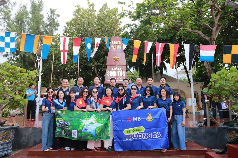Hàng triệu người Việt Nam đã có cơ hội đóng góp giá trị cho Trường Sa thông qua sáng kiến vận động thể thao vì mục tiêu xã hội HiGreen 1trieu13.jpg