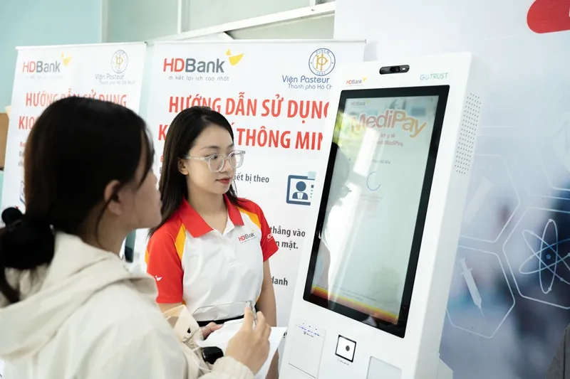 Việc triển khai Kiosk y tế thông minh tại Viện Pasteur mang lại nhiều thuận lợi thiết thực cho người dân. HDBank4.JPG