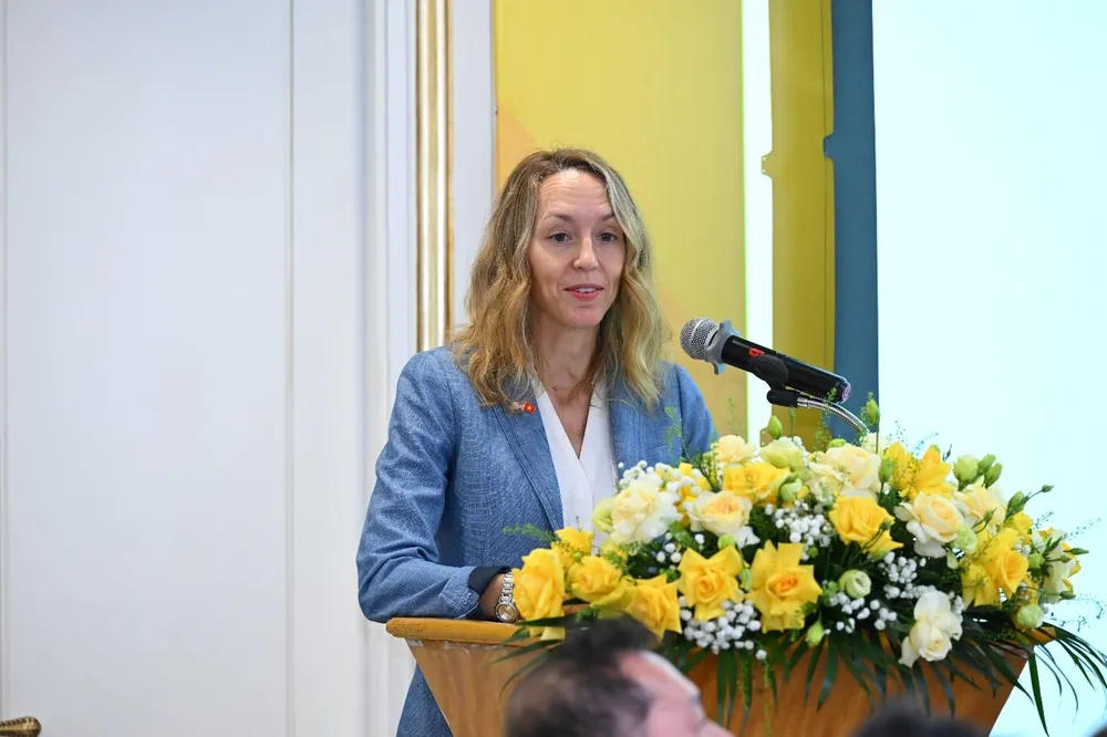 Phó Đại sứ Hoa Kỳ tại Việt Nam Courtney Beale phát biểu tại Tọa đàm. TT13.jpg