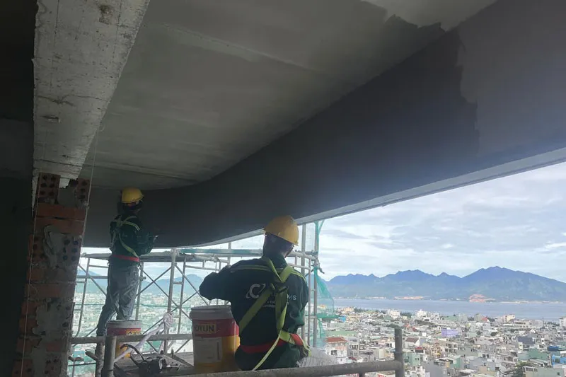 Thi công, sơn phủ một hướng view nhìn ra phố biển TTC15.jpg