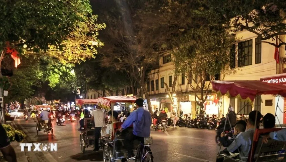 'Chặt chém' 1,2 triệu đồng cho tour xích lô vòng quanh phố cổ Hà Nội