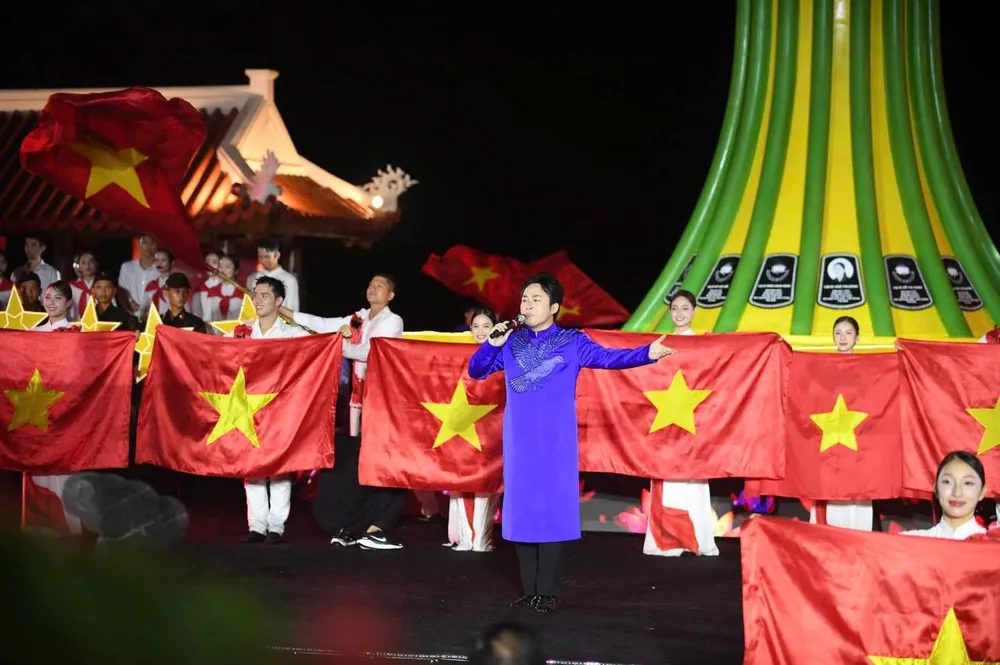 Chương trình “Lời tri ân – Dòng sông Hoa lửa” mang đến nhiều cảm xúc đặc biệt cho người xem LD14.jpg